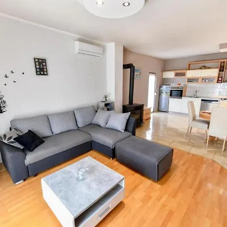 Mit Appartement Maslenica